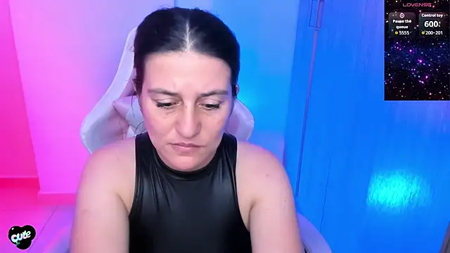 دردشة Saskyaa الجنسية المباشرة