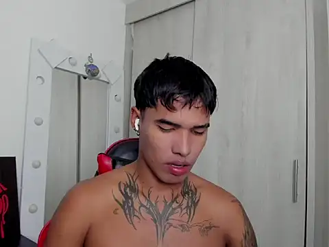 thomas_latin_boy Adlı Modelin Canlı XXX Sohbeti