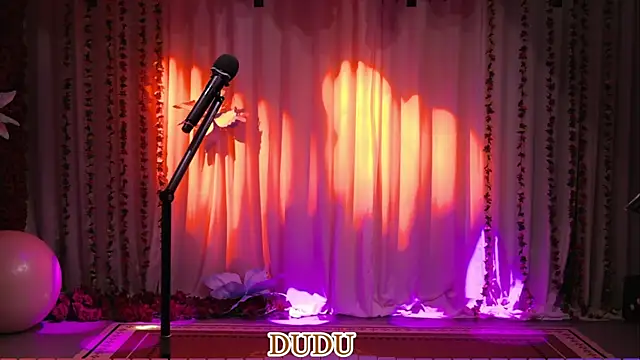 yznt-dudu Adlı Modelin Canlı XXX Sohbeti