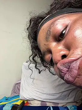 Kikie23 লাইভ XXX চ্যাট