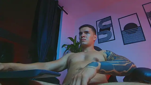 ALPHA_DOMINUS_ Live XXX Chat
