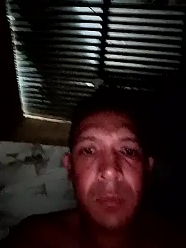 SkinnyLatinaCuckoldCouple Chat XXX in diretta