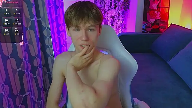 cuMte_boy webcam show