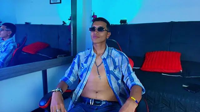 دردشة Alan_Colthon الجنسية المباشرة