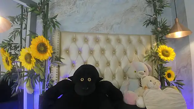 XXX chat uživo modela LittleeJaz
