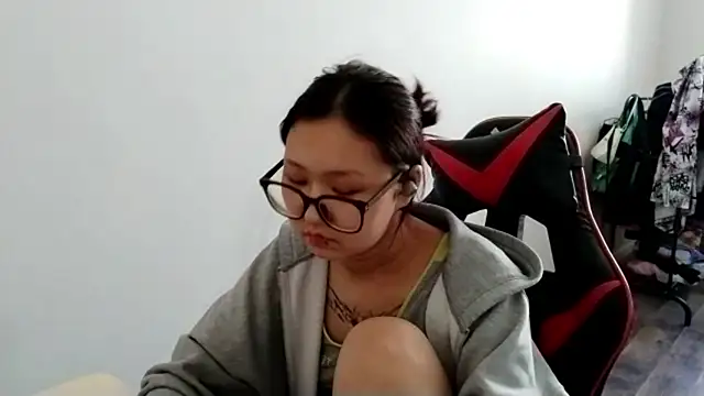 AdelineCanup's Webcam Show