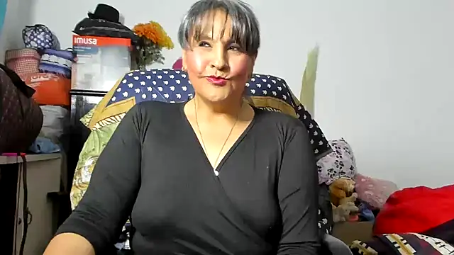 merlyna_goldens' Live XXX Chat