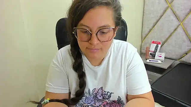 Chat XXX en directo de Sarah_Boobs_