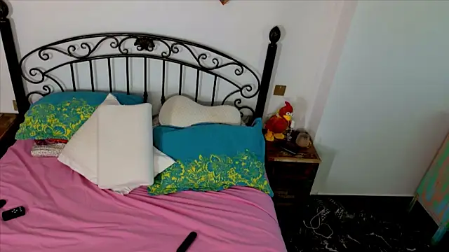 einneuesleben Adlı Modelin Canlı XXX Sohbeti