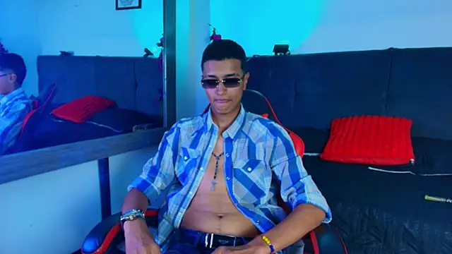 Chat XXX ao vivo de Alan_Colthon