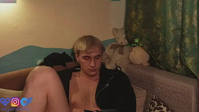 say_and_kiss – webcam-show