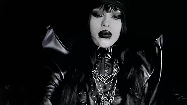 XXIOUX's Live XXX Chat