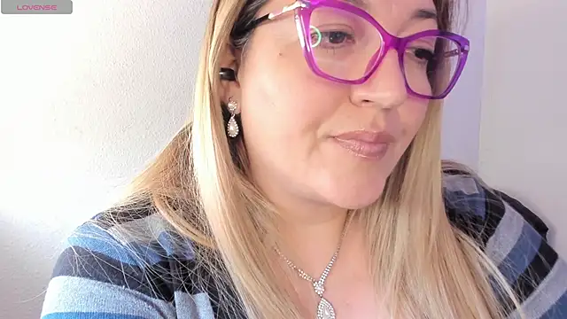 Chat +18 de Naty_Mature_ ao vivo