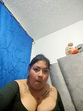 Show modela Alaia_moretti na web-kameri