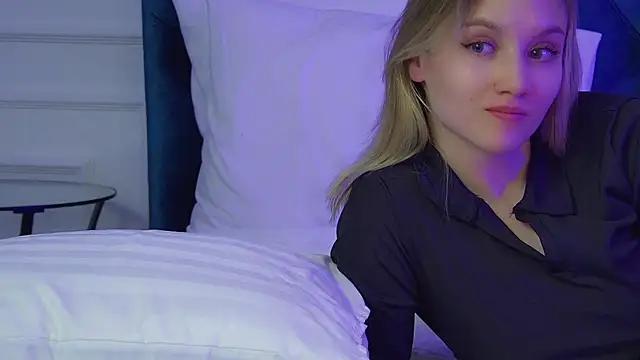 StacyEvances' Live XXX Chat