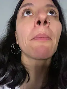 Chat XXX ao vivo de MiaaLunaa