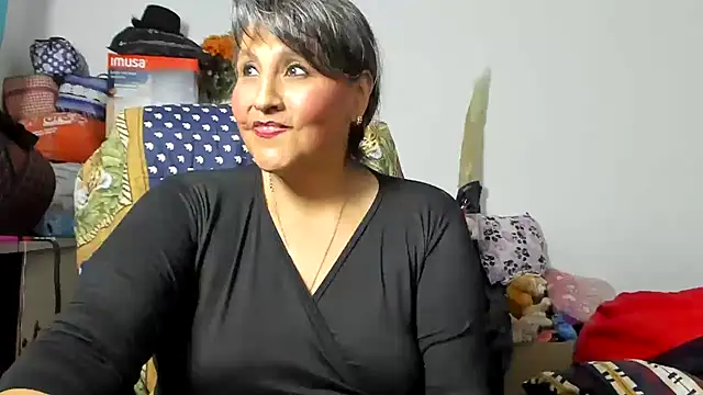 merlyna_goldens' Live XXX Chat