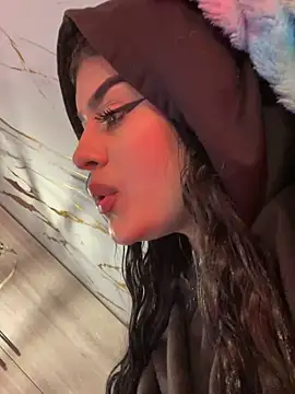 Kariina__69 Adlı Modelin Canlı XXX Sohbeti