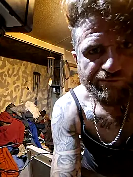 bearded_cross élő XXX-chatje