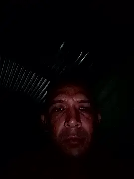 Show Webcam de SkinnyLatinaCuckoldCouple
