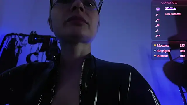 XXX chat uživo modela CyberXGoddess