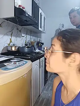 Онлайн чат XXX kingofqueenxxx