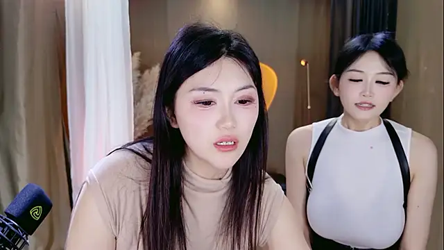 Pokazy przed kamerką – Banana-Milk69