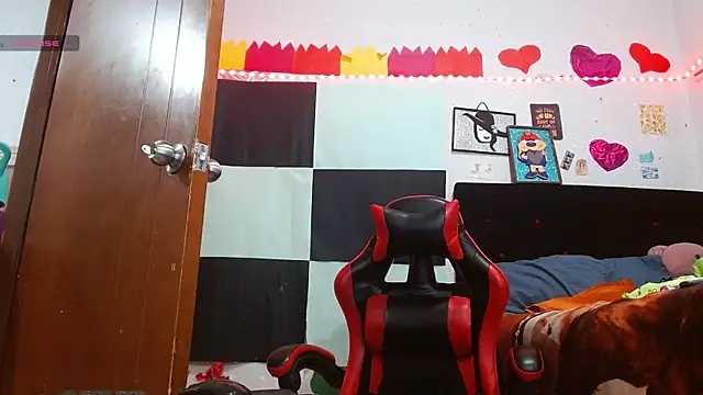 Chat +18 de Saray_extrovert_ ao vivo