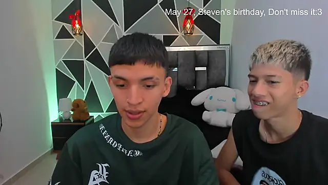 Juan_Nd_Steven Chat XXX live