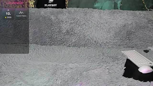 XXX chat uživo modela Kitten-Meow