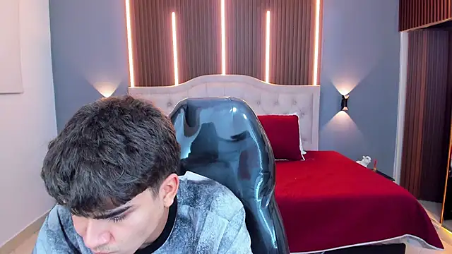 Tommy18__ – Naživo XXX chat