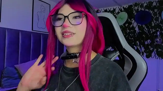 Kitty_Gang Adlı Modelin Web Kamerası Şovu