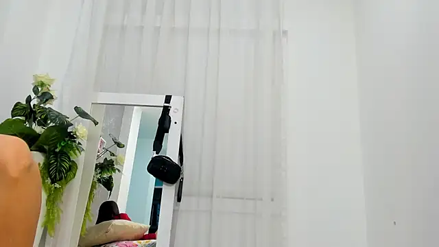 ViictoriiaSaenz Chat XXX live