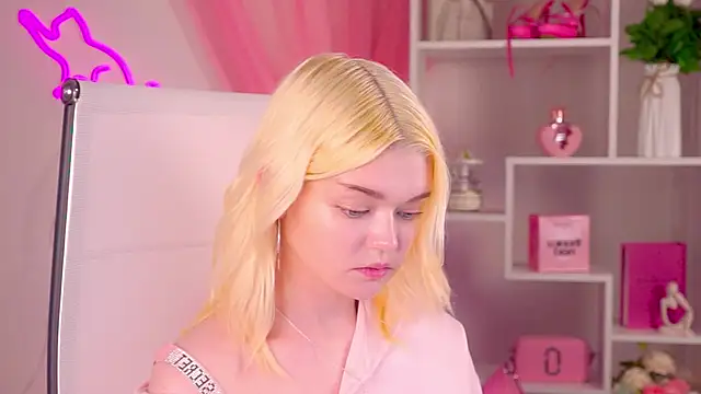 AdeleCartier Live XXX-chat