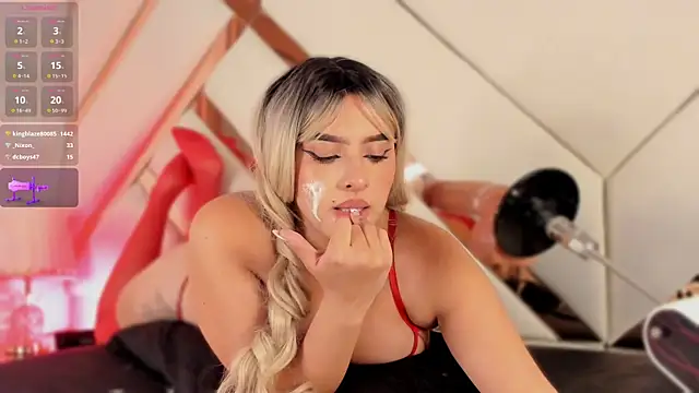 Lily_StClair Adlı Modelin Web Kamerası Şovu