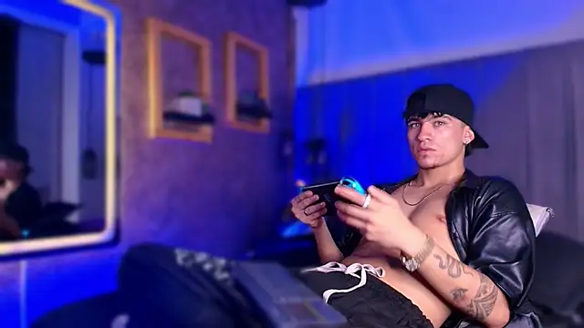 The_BossCrown live XXX chat