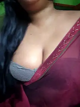 Chatroom XXX en direct de Aruna-1