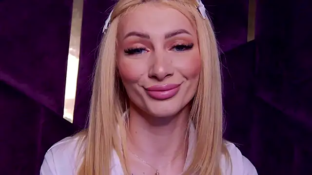 AngieShae live XXX chat