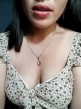 Chatroom XXX en direct de Hani-i