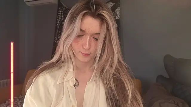 BellaSink Adlı Modelin Canlı XXX Sohbeti