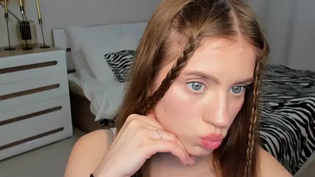 Erica_Kiss: απευθείας συνομιλία ΧΧΧ