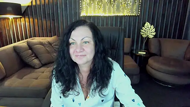 XXX chat uživo modela IrissMoon
