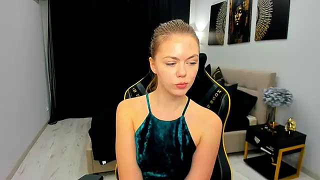Strawberrye live XXX chat