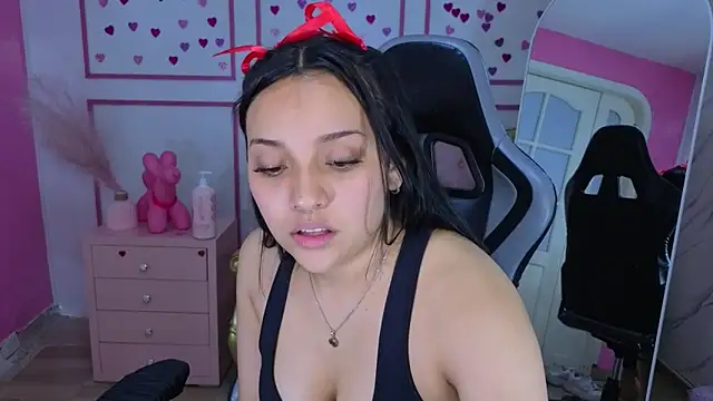Chat +18 de lia_harper_t ao vivo