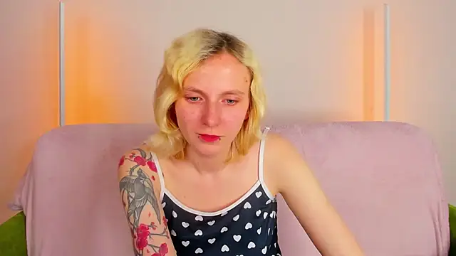 LikiLips' Live XXX Chat