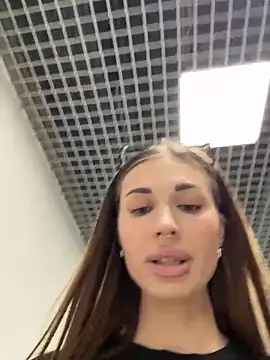 Charming_Ritta Show in webcam