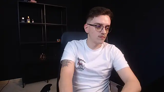 FelixStarkk élő XXX-chatje