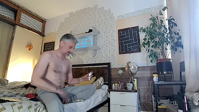 your-new-hoT-uncle's Webcam Show