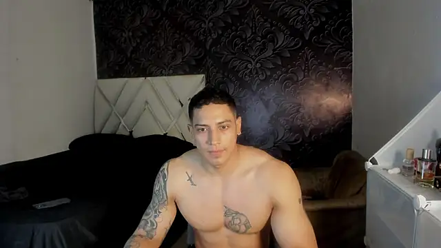 XXX chat uživo modela tom_fox15
