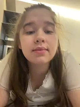 HornyGirlH webcam show